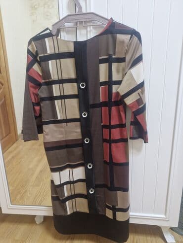 Sviterlər: Qadın paltarları – 2 model 1) Qara paltar - Dizayn: Ön hissədə xırda — 4