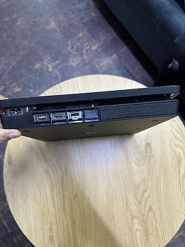 irsad playstation 4: Ps 4 slim satılır. Yaddaşı 1 TB Üzərində bir ədəd orginal pultu var — 3