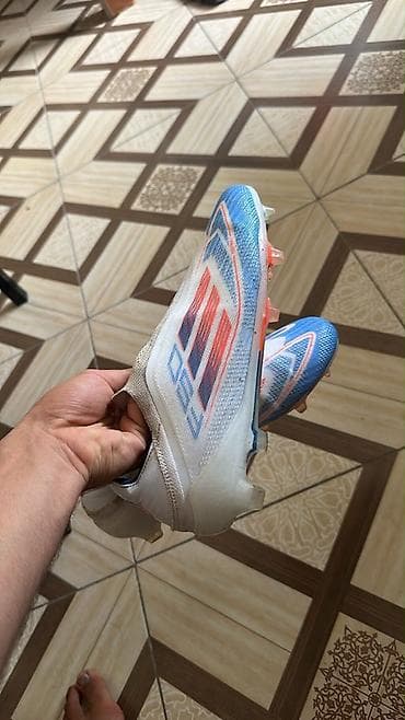 pubg buz 4: Məhsul: Futbol butsası (qazon üçün dişli) Model: Adidas X Speedflow — 1
