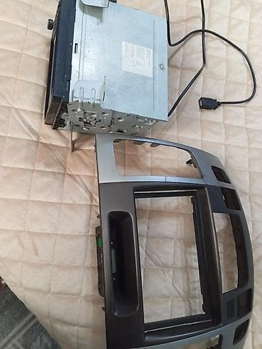 Kenwood 2-DIN multimedia avtomobil maqnitola və ön panel (torpedo