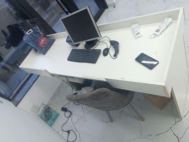 dibçək rəfi: Magaza baglandigi ucun vitrinler tecili satilir.9m — 3