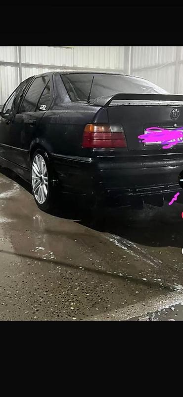 Maşında olan qabag ve arxa hısesındekı detalllar satılır 100 azn bw