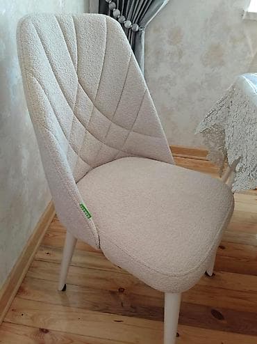кухонные стулья: 10 ədəd stul satılır 1i 70₼. Yenidi istifade olunmuyub. Ünvan Saray — 1
