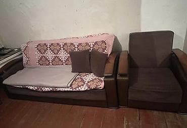 Qarajlar: Satılır: 1 otaqlı zirzəmi tipli sahə Xüsusiyyətlər: - Tek otaqlı — 8