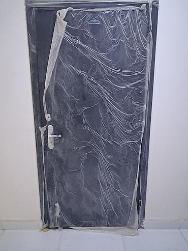 Başqa qapı ilə əvəz olunacaq deyə satılır