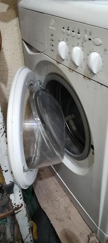 kreditle meiset: Indesit paltar yuyan, 6 kq- luq.satilir. Veziyyeti yaxşıdır.Curuyu — 1