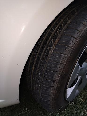 santa fe 2008: Chevrolet Aveo: 1.4 l | 2010 il 263000 km Sedan — 6