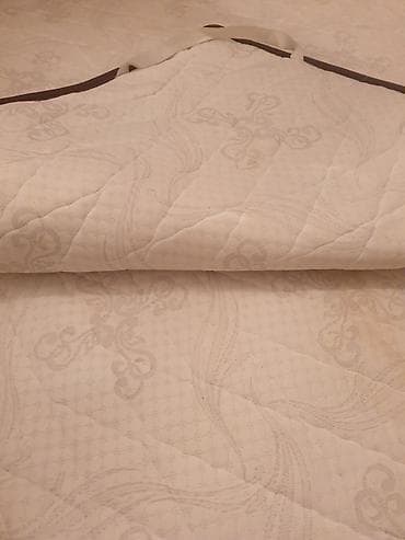 parca satisi: İki nəfərlik çarpayı və üstündə ortopedik matras ve matrasqoruyucuda — 2