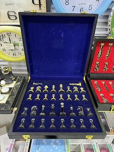 Metal fiqurlu şahmat dəsti - Zərif dizaynlı, metal materialdan
