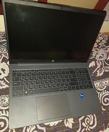 HP: HP noutbuk – 15.6" ekranlı, şık qara korpus. Klaviatura rus/ingilis — 1