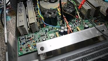 Dynacord PowerMate 1000 – powered mikser Xüsusiyyətlər: - 10 mono — 3