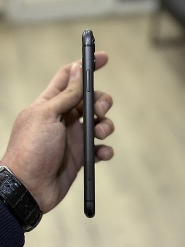 iphone 13 case: IPhone 11, 64 GB, Qara, Face ID — 6