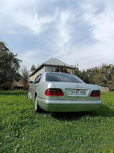 mersedes s klass: Mercedes-Benz E-Class: 2.4 l | 1998 il Sedan — 1