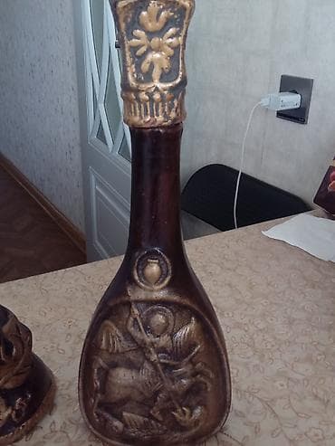 xalça qədim: Keramika dəst – dekorativ şərab/sərxoş içkilər üçün - Tərkib: 1 ədəd — 4