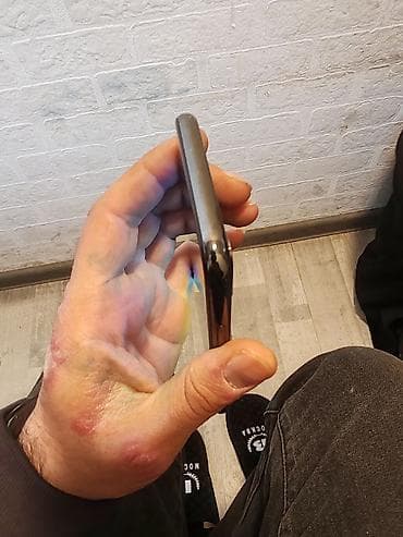 gence ayfon: IPhone X, 64 GB — 6