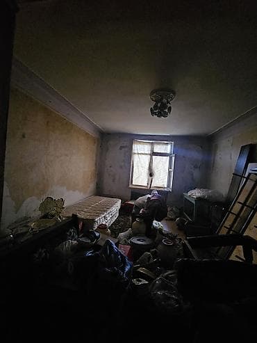 en son qoyulan ev elanlari: Satılır: Həyət evi - Geniş planlı birmərtəbəli ev, ayrı-ayrı böyük — 4