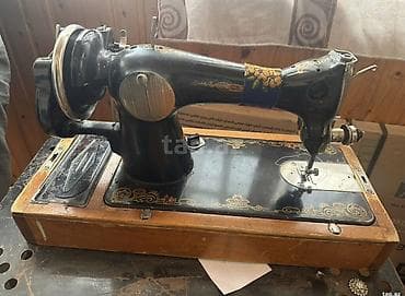 Mexaniki tikiş maşını – retro model, taxta baza və qapaqlı taxta