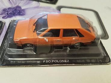 Kolleksiya üçün 1:43 ölçülü die-cast model avtomobillər dəsti. - — 2