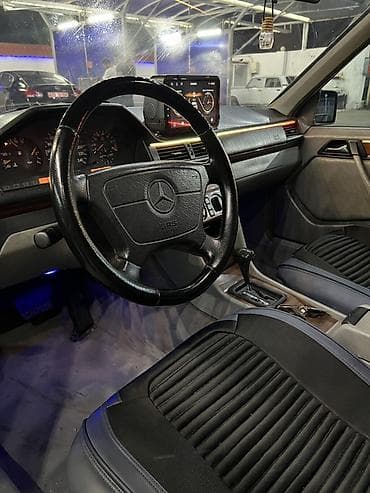 yuk maşınlar: Mercedes-Benz W124: 2.2 l | Sedan — 3
