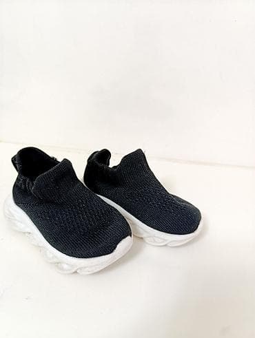 krasofkalar 2023: Rəng - Qara Krossovkalar, Ölçü: 22, Uniseks — 2