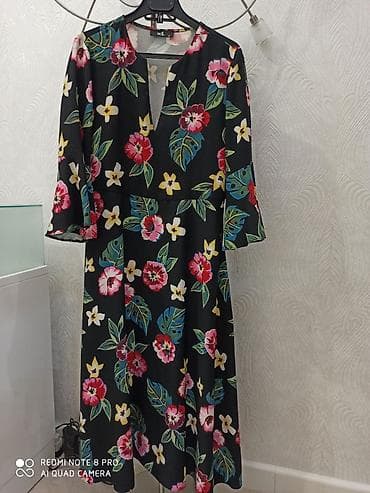 Paltar . ADL - brendi Razmer 38. Eyinde cox gozel gorsenir, rengleri