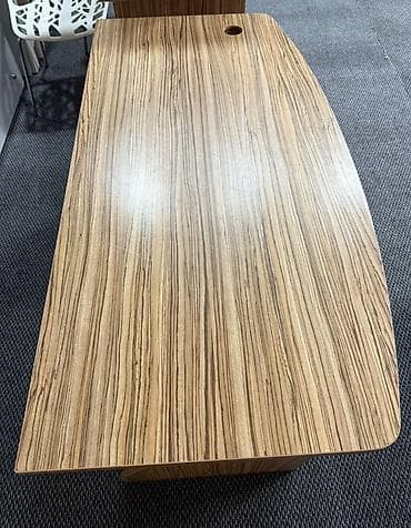 konputer stolu: İşçi üçün, Dördbucaq masa — 2