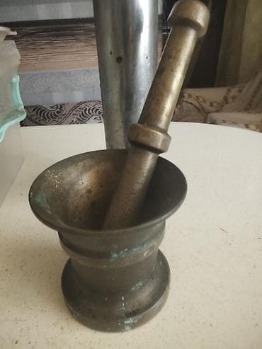 Metal dibək və həvəng dəsti - Material: ağır, qalın divarlı metal