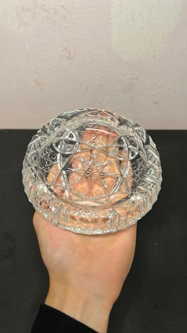 servant qablari: Xrustal kül qabı 1 ədəd — 1