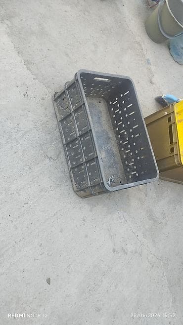 yeşikler: Tara plastik yesik
boyukler 10 azn 5 6 eded qalib 
balaca 6azn — 2