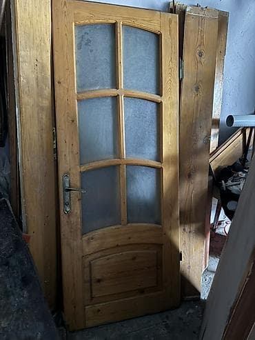 Ağac qapı, şüşə panelli dizayn. - Material: təbii ağac (şam