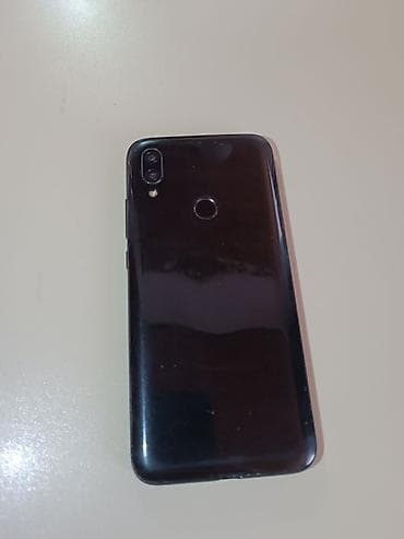 sensor: Redmi 7 Yaxşı vəziyyətdədir 64/3 ram telfonun ekraninda cüzi bir çat — 6