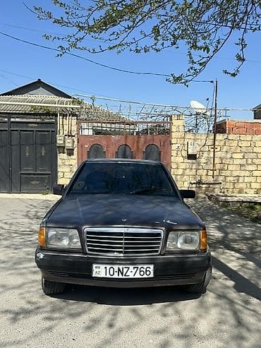 Mercedes-Benz 190 (W201): 2 l | 1991 il Sedan