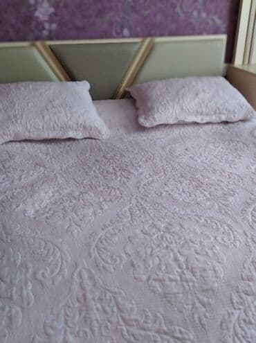 taxt yatag: Yataq otağı mebeli.2 ay istifadə olunub heç bir deffekti yoxdu.Deste — 3