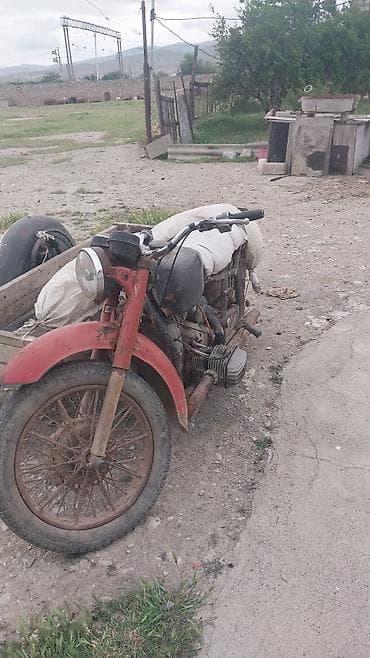 195 45 16: Sovet istehsalı klassik motosiklet yan qoşqu ilə - Model tipajı — 1