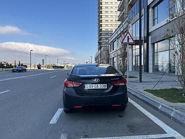 kia ceed motor: Hyundai Elantra sedan – qara rəng, AZ nömrə nişanı 99-GA-338 — 2