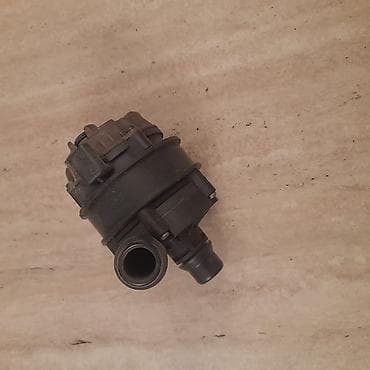 BMW servisdən alınıb istifadə olunmayıb arginal mal olduğunu qutunun