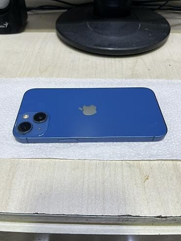 telefon a 72: IPhone 13, Mavi, Face ID — 3