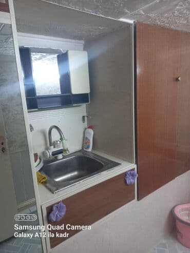 oguz torpaq satilir: Hazir qadin gözəllik salonu icareye verilir. 60 kv. 13-cü mkr — 9