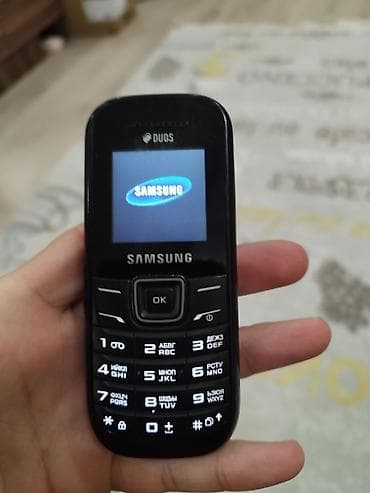 samsung duos: Samsung B200, цвет - Черный, Две SIM карты — 1