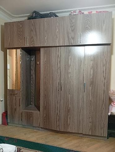 3 qapılı, Güzgülü, Qəhvəyi, Digər material, Açılan, Düz dolab