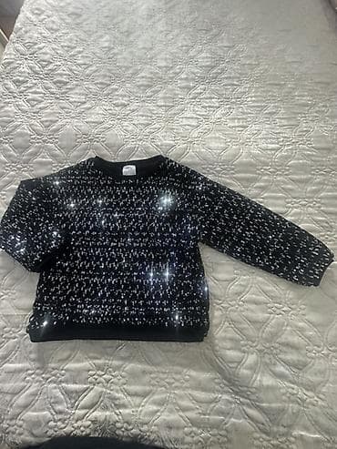 ZARA Kids parıltılı sviter - Rəng: qara - Üzəri tam örtülü gümüşü