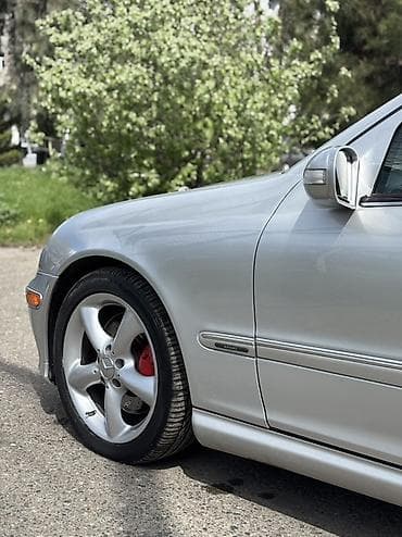 qirmizi 07: Mercedes-Benz C-Class: 2.5 l | 2006 il Sedan — 6