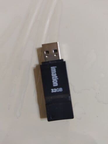 Адаптеры питания для ноутбуков: 1 ədəd flaska 32 gb, az Işlənib heç bir problemi yoxdur — 1