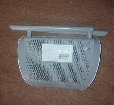 komputer işlənmiş: TP-Link Wi‑Fi router Xüsusiyyətlər: - Model: TP-Link (etiketdə — 2
