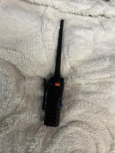 Baofeng UV-5R əl radiostansiyası - İki diapazon: VHF/UHF (136–174 MHz — 3