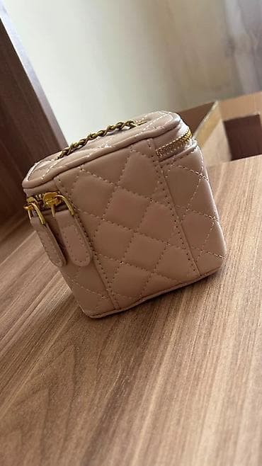 Çiyin çantası, Chanel, İşlənmiş