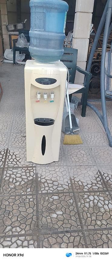 Suyu hem isti hem soyuq saxlayır 130 manata at lalafo.az Suyu hem isti hem soyuq saxlayır 130 manata