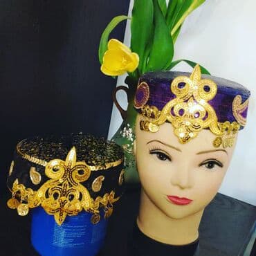 береты с рисунком: Araxçınlar hər rəngdə. kirayəsi 5₼ — 3