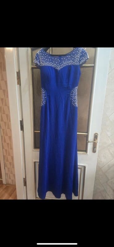 Хиджаб: Mavi rəngli, uzun ziyafət donu. - Model: qolsuz görünüşlü qısa qapalı — 1