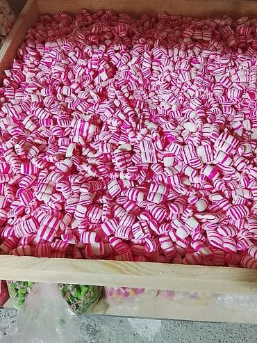 qoz qiymeti: Məhsul: Rəngarəng bərk konfetlər (handmade stilində) 300qramdır — 8